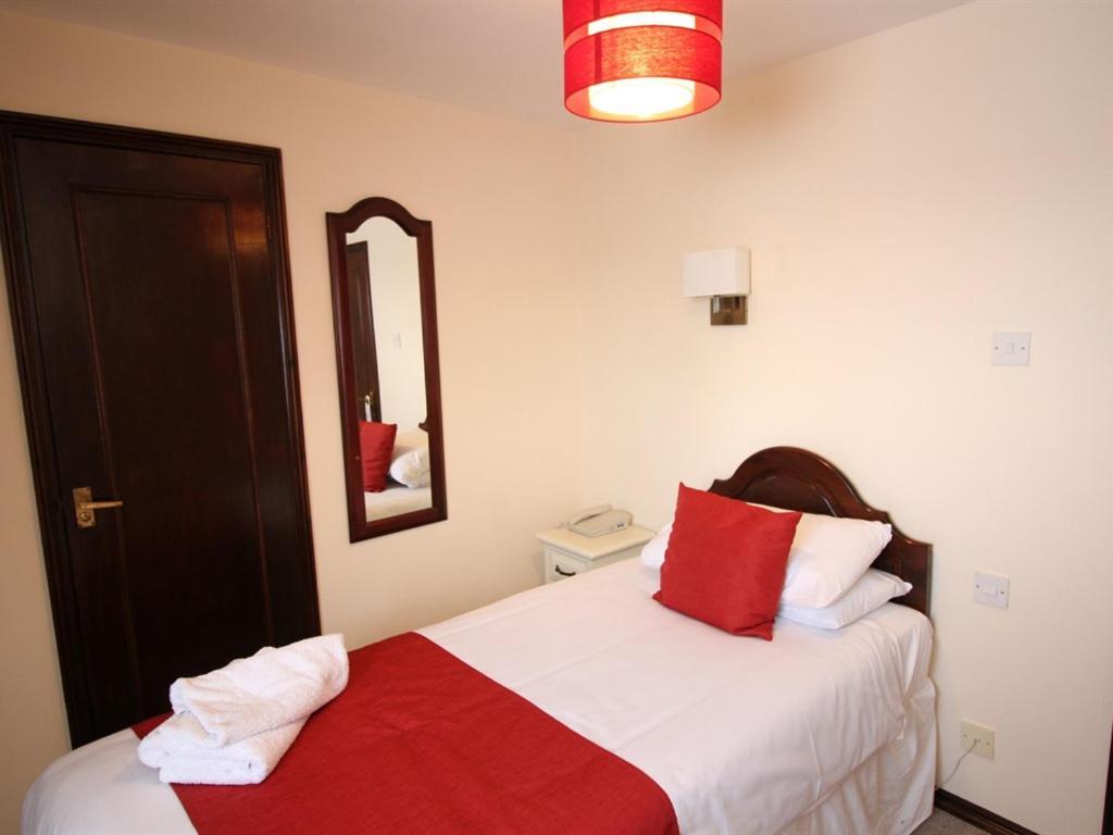 Pilgrims Hotel Кентербері Номер фото